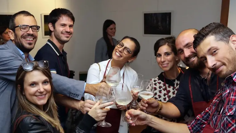 DORO AG.FOTOFILM TREVISO CARRARESIWINE ARTE VINO TERRITORIO
