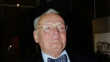 Beniamino Olivi, detto Bino, morto a 85 anni Sopra Olivi con il dipinto del trisavolo Giuseppe