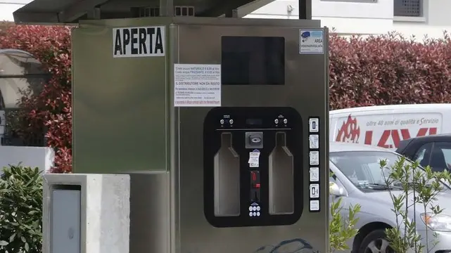 AGOSTINI agenzia foto film treviso inaugurazione eregatore acqua via sarpi