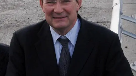 Giancarlo Galan (dx) e l'assessore regionale ai Lavori Pubblici Renato Chisso (sx), in una foto di repertorio del 19 dicembre 2008, in visita al cantiere per la costruzione del passante di Mestre. ANSA/ANDREA MEROLA