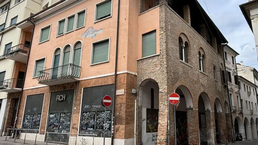 Lo storico spazio Rch in centro città: lavori in corso, il sito è pronto a riaprire, ancora top secret i progetti