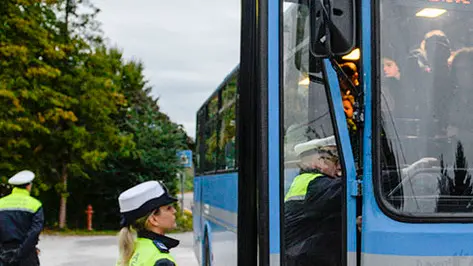 Allegranzi Pieve di Soligo Vigili Urbani controllano Bus studenti