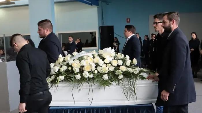 Bolognini agenzia fotofilm mansue funerale edoardo schipor