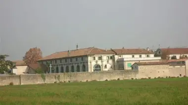 Il monastero di San Giacomo di Veglia: a pochi metri da qui ci sono gli scambi di coppia