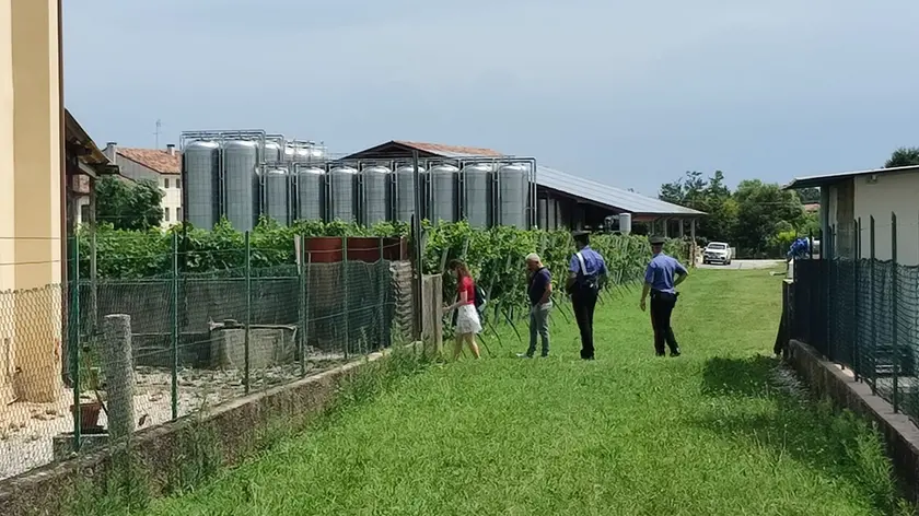 Il sopralluogo dei carabinieri stamattina in via Distrettuale