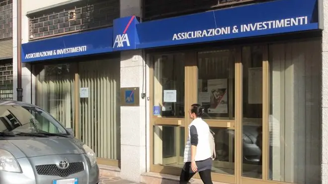 BARBIERI TREVISO ''ASSICURAZIONE AXA'' IN VIA CORTESE,4