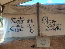 Uno degli stand della Pro loco di Tezze di Vazzola imbrattati dai vandali