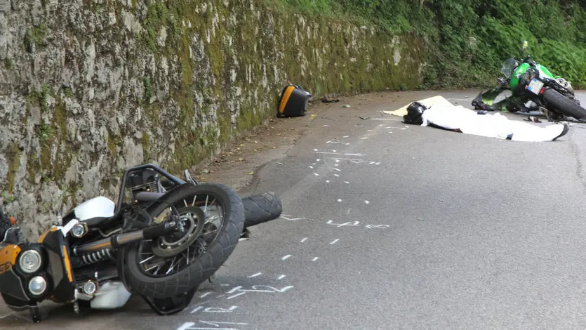 Monte Grappa 1 giugno 2020. Incidente 2 morti in moto sul Monte Grappa zona Costalunga