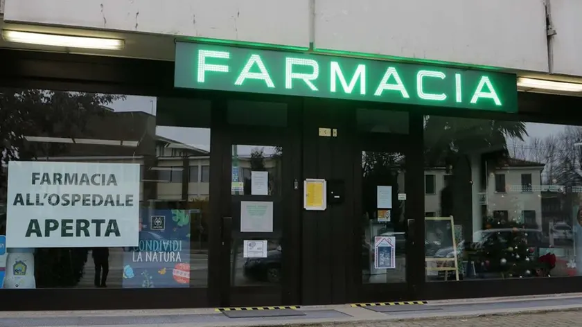 de polo agenzia foto film treviso farmacia via marchesan