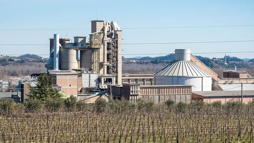Ferrazza Pederobba stabilimento Cementi Rossi