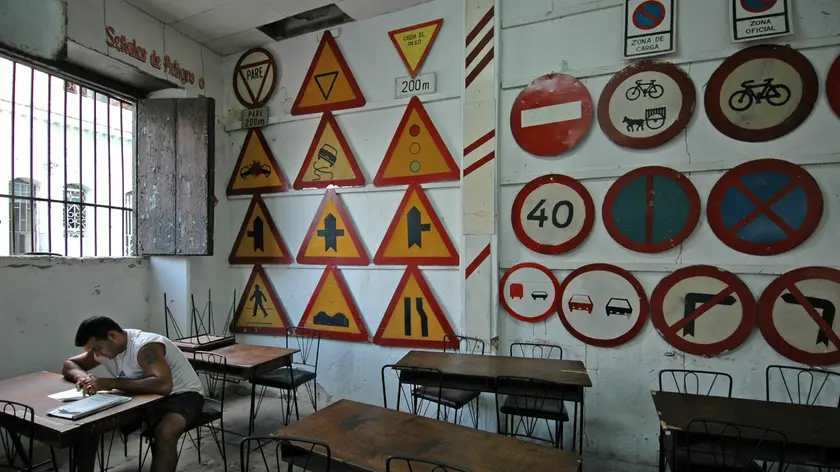 Cuba, Santa Clara, driving school