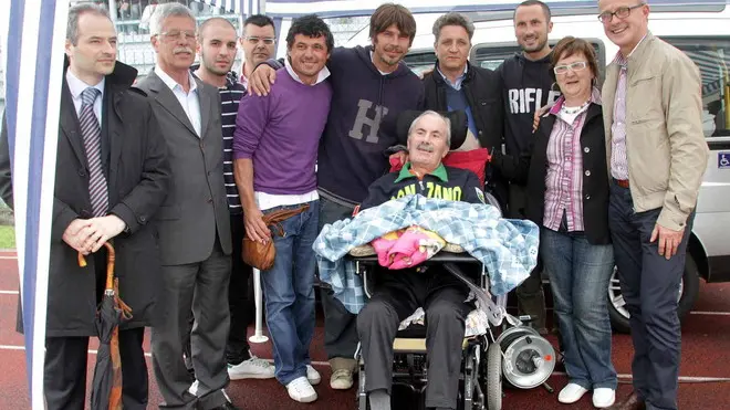 Prandi Ponzano Triangolare di Beneficenza Vecchie glorie Ponzano- XI di marca -Treviso Serie B 97/98 in ftoo Boban con Walter Bellotto Presidente Onorario Ponzano calcio malato Sla agenzia fotografica foto film