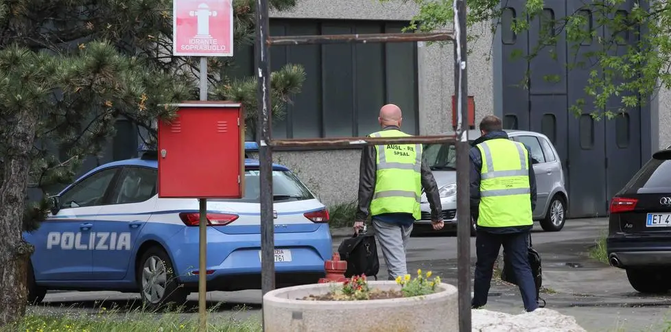 INFORTUNIO MORTALE IRON CASTING MANCASALE MUORE SCHIACCIATO DA UNA LASTRA DI METALLO