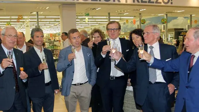 AGOSTINI AG.FOTOFILM TREVISO ALIPER-IMPRENDITORIA VENETA A CONFRONTO