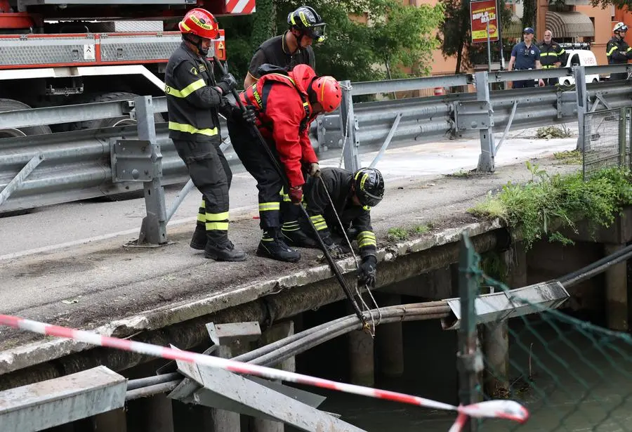 FILIPPI. AG.FOTOFILM. TREVISO. STRADA OVEST, INCIDENTE FURGONE INVESTE RAGAZZA IN BICI
