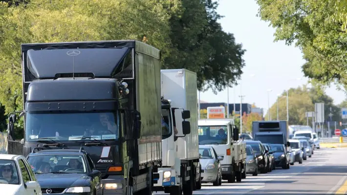 zago AG.FOTOFILM TREVISO traffico strada ovest