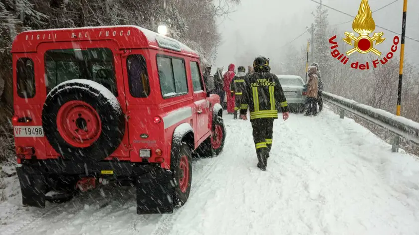 L'intervento dei vigili del fuoco in Cansiglio l'8 dicembre