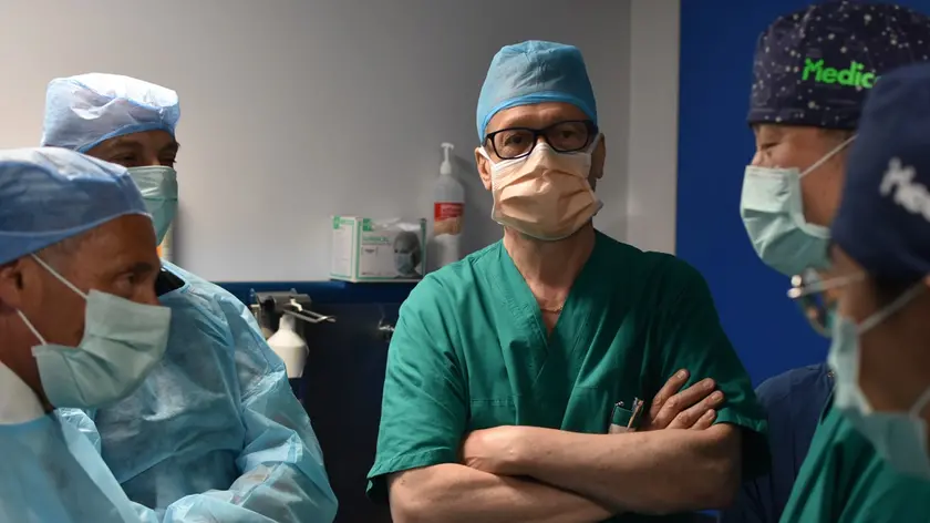 Il dr Benazzi, dr Fusco, dr Massani con i chirurghi cinesi