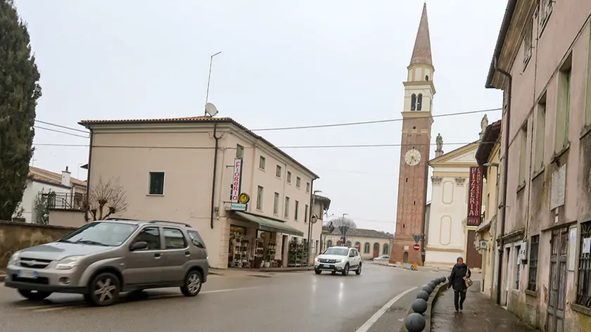 Agostini Riese Pio X ex sede filiale di Veneto Banca, centro, municipio e chiesa