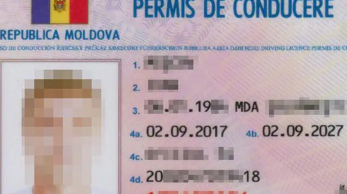 Un esempio di patente di guida contraffatta individuata dalle forze dell’ordine