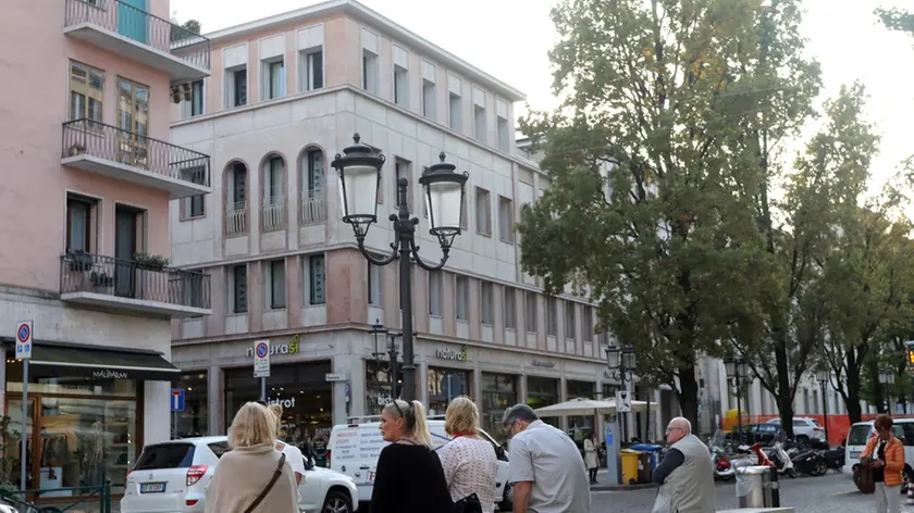 DE POLO AG.FOTOFILM . TREVISO . MY PLACE IN VIA CADORNA,15