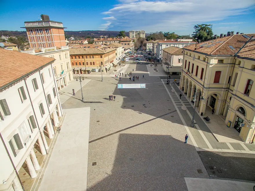 Borghesi Montebelluna riprese con drone sopra la nuova piazza Mazzini
