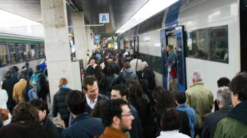 TREVISO 22/10/2004 PROTESTA PENDOLARI TRATTA TRENO TREVISO- VENEZIA