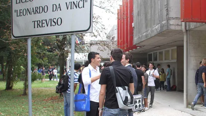 Tome Treviso primo giorno di scuola liceo da vinci agenzia fotografica foto film