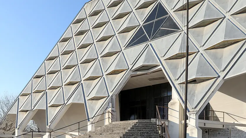 Poloni Giavera ripresa per chiesa chiusa causa inagibilità