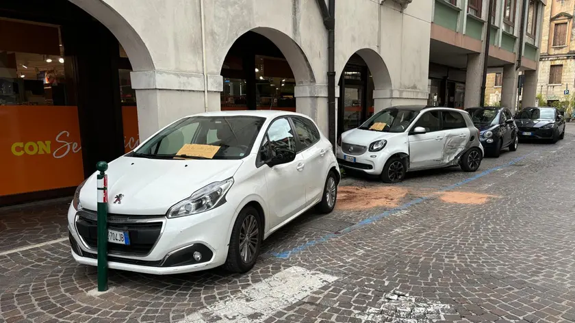 Le auto incidentate in via Risorgimento