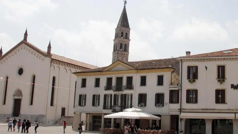Bolognini Oderzo Spaccata Ottica Capello agenzia fotografica foto film
