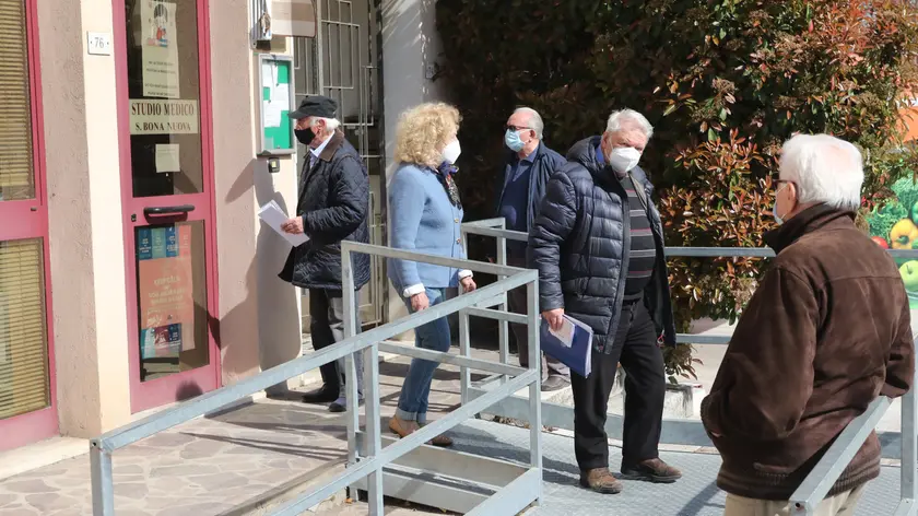 ARTICO AG.FOTOFILM TREVISO . INTERVISTE UTENTI MEDICI DI BASE IN STRADA DI S. BONA NUOVA