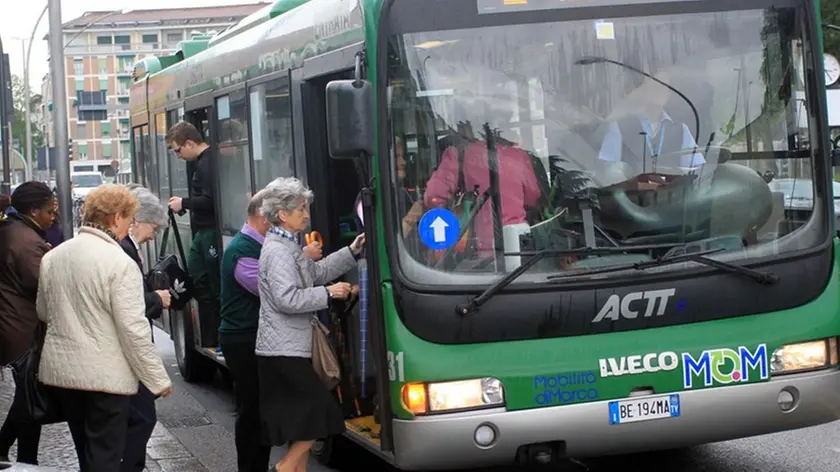 ZAGO TREVISO n¡1-n¡10 LINEE AUTOBUS ACTT IN STAZIONE