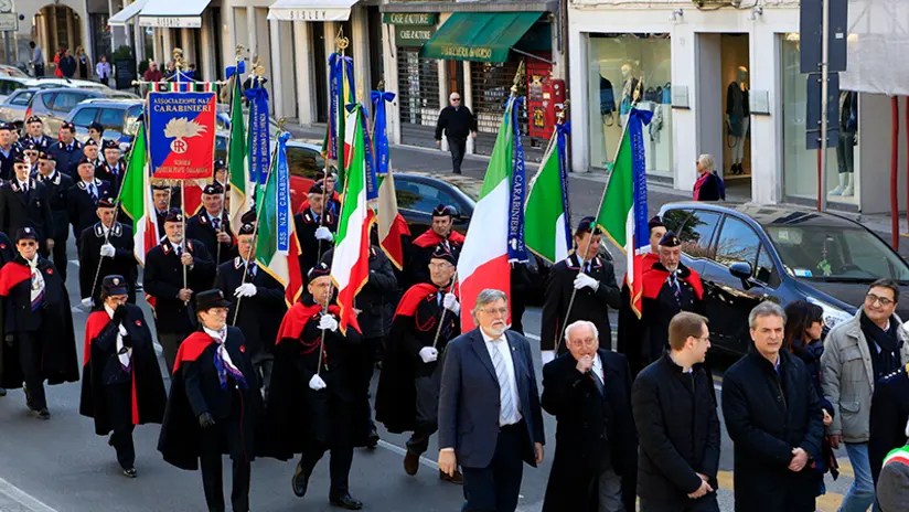 Ferrazza Conegliano festa dei carabinieri sfilata e arrivo in piazza Cima