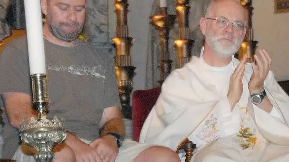 SCHIO Frati Cappuccini SS.Messa e consegna medaglia d'oro nella foto Fra Dino senza veste sull'altare