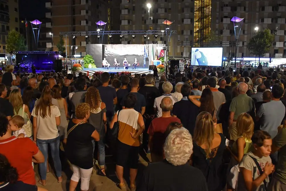 VATRELLA - DINO TOMMASELLA - JESOLO LIDO - CALCO DELLE MANI E FIRMA DI FEDERICA PELLEGRINI
