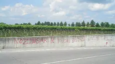 Scritte razziste contro i giostrai