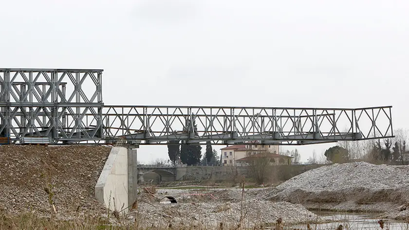 Ferrazza Ponte Della Priula costruzione nuovo ponte provvisorio in metallo