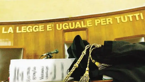 Il cinquantenne è stato condannato per violenza sessuale sulla figliastra