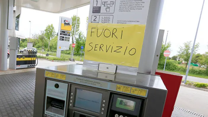 Borghesi Montebelluna furto distributore Eni