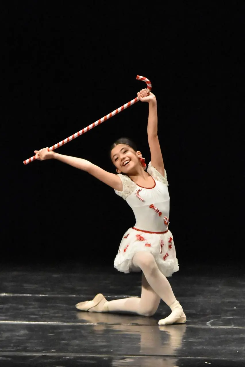 Julie a 11 anni, in uno spettacolo della scuola di danza Diaghilev