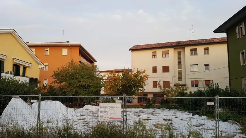 L'area incriminata dove sono stati trovati i rifiuti