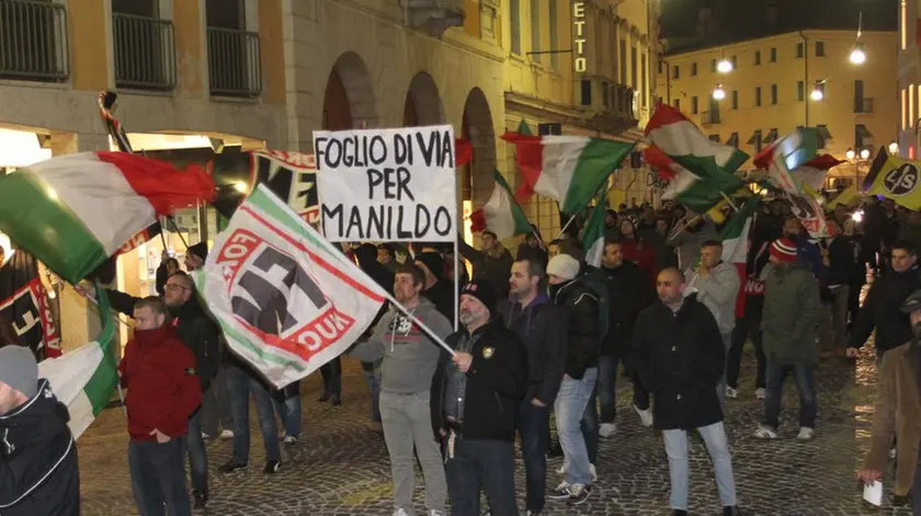 ZAGO TREVISO MANIFESTAZIONE FORZA NUOVA IN CITTA'