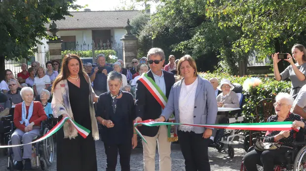 ZAGO . AG.FOTOFILM PAESE INAUGURAZIONE AMPLIAMENTO CASA MARANI