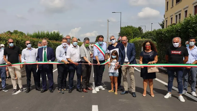 prnadii agenzia foto film treviso taglio nastro fine lavori via santa bona