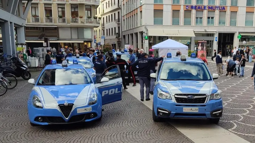 Pattuglie che presidiano il centro il sabato pomeriggio