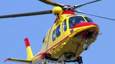 L’elicottero del Suem che ieri ha soccorso l’elettricista