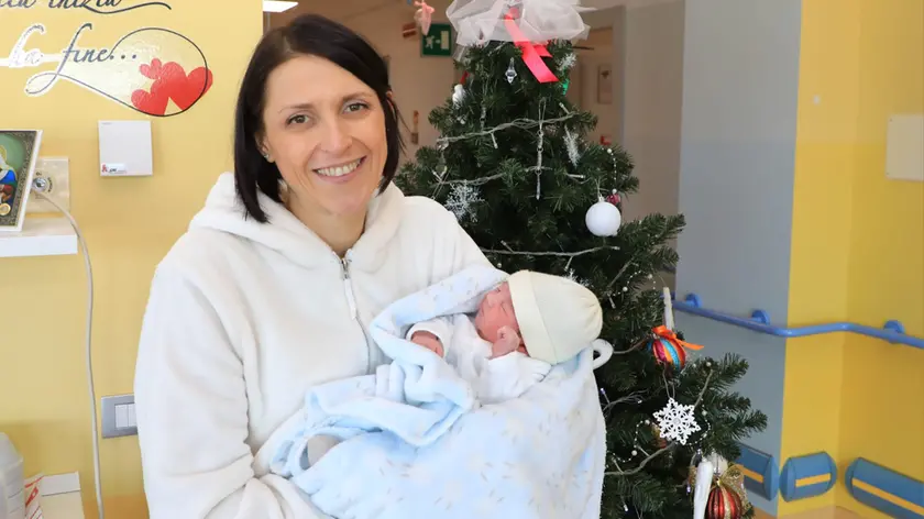 Lucas, il primo nato del 2024 in provincia di Treviso, con mamma Petra