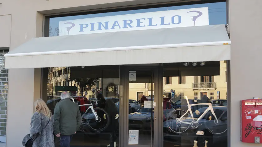 PASSERINI . AG.FOTOFILM . TREVISO NEGOZIO PINARELLO IN P. DEL GRANO
