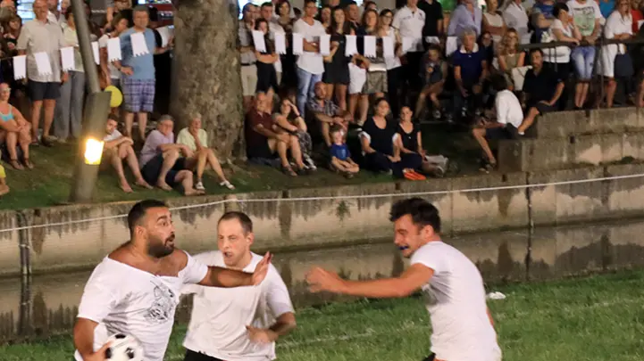 Agostini Castelfranco palio finale del torneo dell'antico gioco al pallone tra Vallà e Borgo Padova